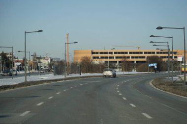 Varşova, Polonya - 4 Şubat 2026: Al 'deki Park ve Ride tesisine giriş. Krakowska