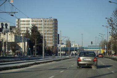 Varşova, Polonya - 4 Şubat 2026: Hynka ve Lopuszanska kavşağı yakınında trafik akışı