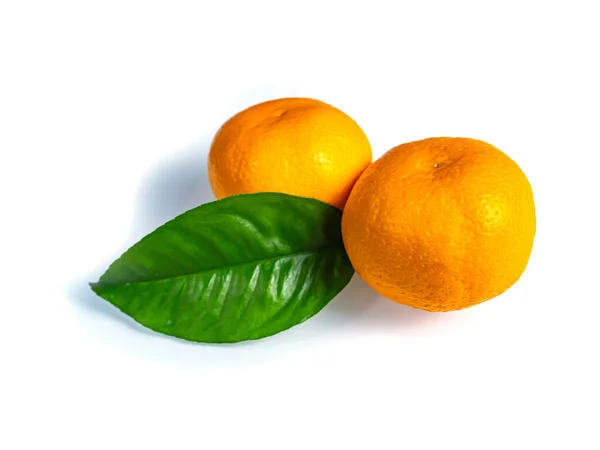 Orange Tangerine Green Leaves White Background Orange Tangerine Green Leaf — Stock Photo, Image