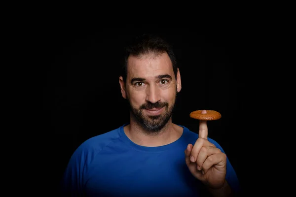 Homem Barbudo Vestido Shirt Azul Posando Contra Fundo Preto Conceito — Fotografia de Stock