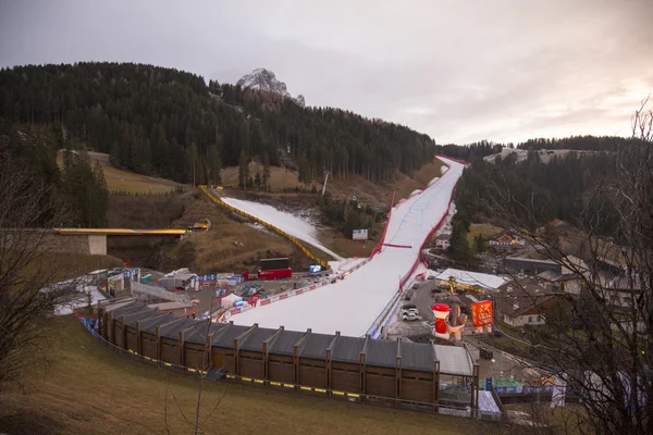 Ski-Herren bei Abfahrtsrennen — Stockfoto