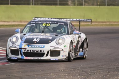Porsche Carrera Cup Italia araba yarışı 