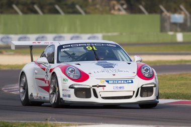 Porsche Carrera Cup Italia araba yarışı 
