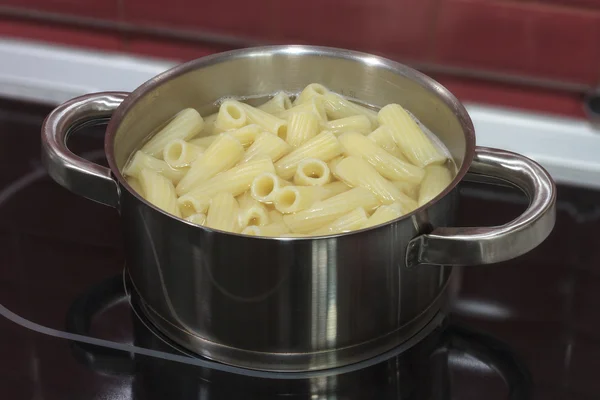 Kokt pasta Stockbild