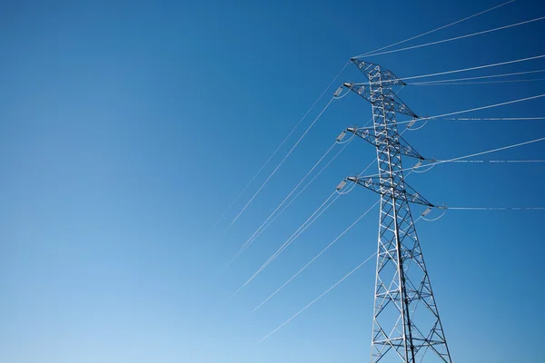 Línea de electricidad - Imagen de stock Imágenes De Stock Sin Royalties Gratis