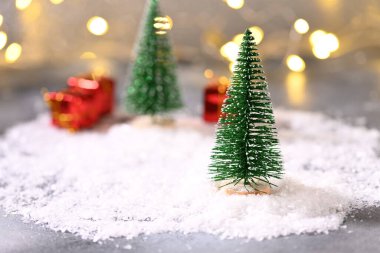 Karda Noel ağacı, Noel teması.