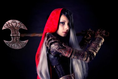 Kırmızı başlıklı.