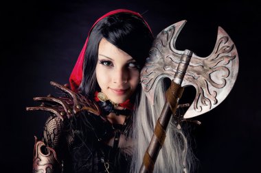 Kırmızı başlıklı.