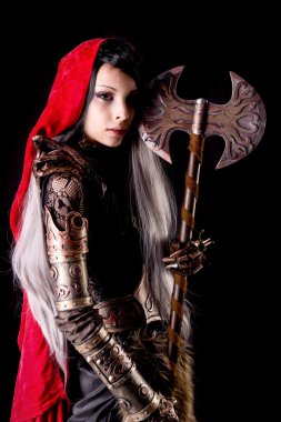 Kırmızı başlıklı.