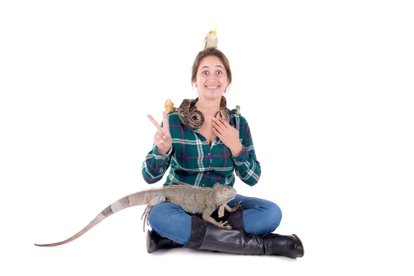 Chica con animales exóticos — Foto de Stock