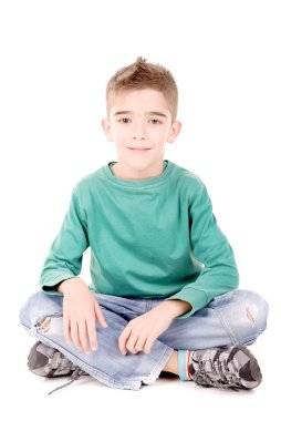 Küçük çocuk beyaz arka planda izole edilmiş
