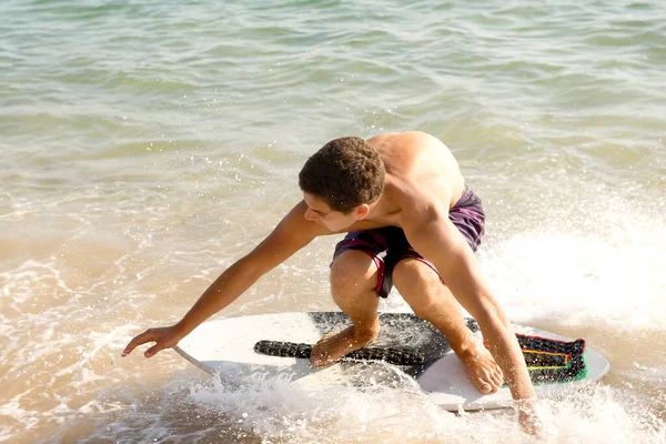 Adolescent Garçon Écumage Plage — Photo