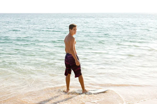 Tiener Jongen Skimmen Het Strand — Stockfoto