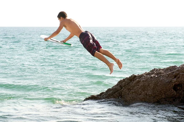 Teenager Junge Beim Skimming Strand — Stockfoto