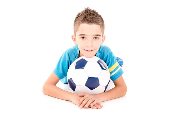 Маленький Мальчик Играет Футбол Изолированы Белом — стоковое фото
