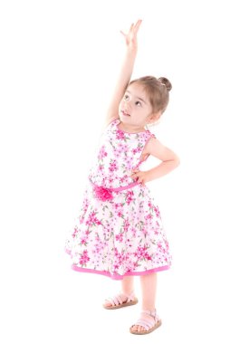 Güzel küçük kız beyazlar içinde.