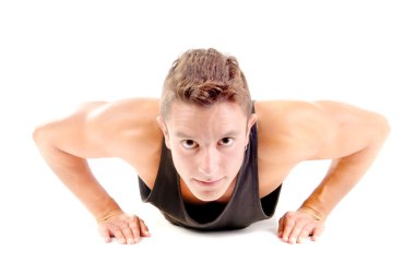 genç vücut geliştirmeci