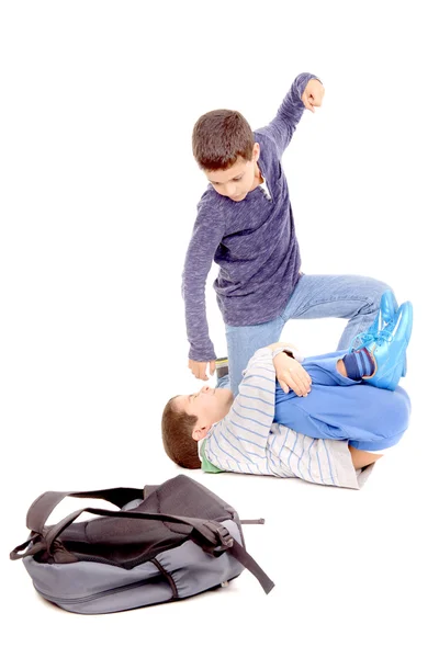 Junge schikaniert Mitschülerin — Stockfoto