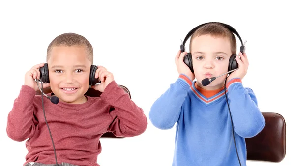 Jungen mit Kopfhörern — Stockfoto