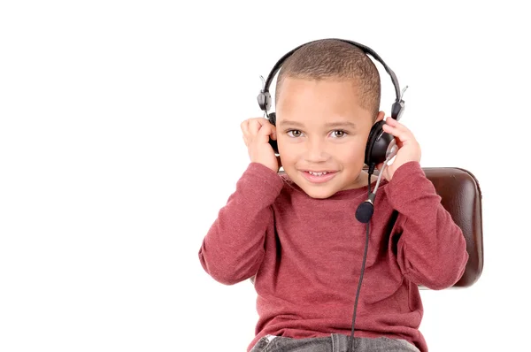 Menino com fones de ouvido — Fotografia de Stock