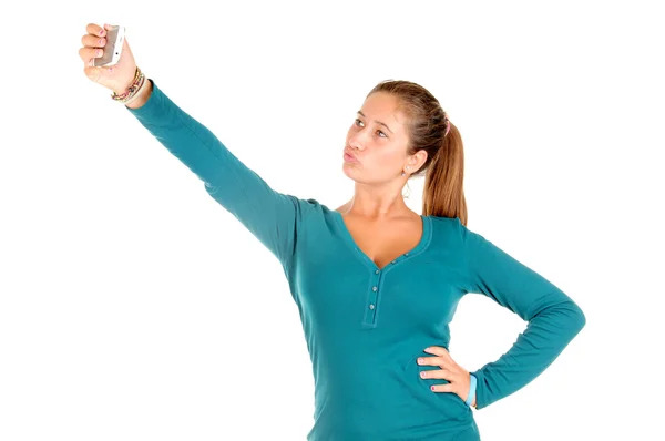 Menina tirando selfies — Fotografia de Stock
