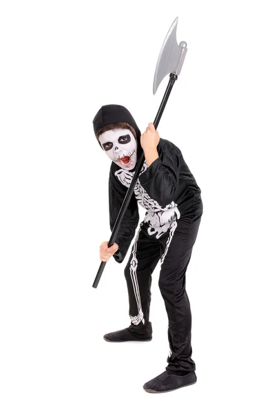 Хэллоуин мальчик одет как скелет — стоковое фото