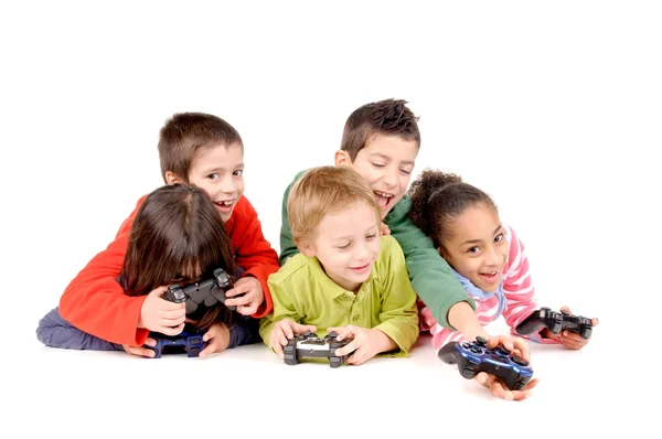 Grupo de amigos jugando videojuegos —  Fotos de Stock