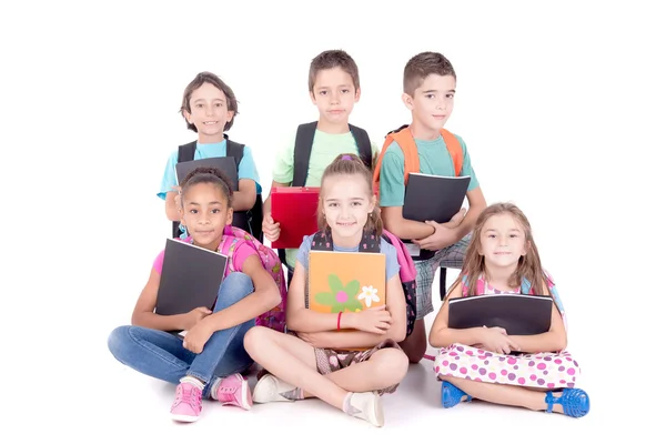 Kleine kinderen op school — Stockfoto