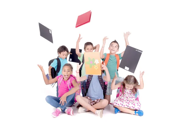 Kleine kinderen op school — Stockfoto