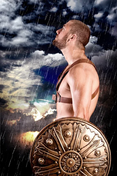 Strong gladiator posing — Stock Photo, Image