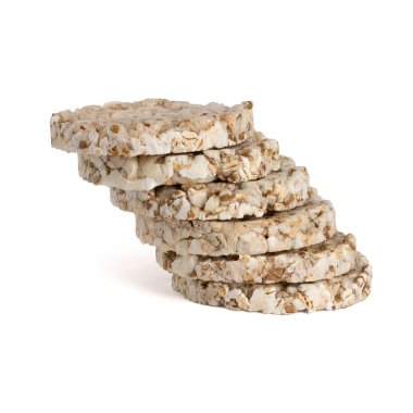 Crispbread yığını, üzerinde beyaz izole