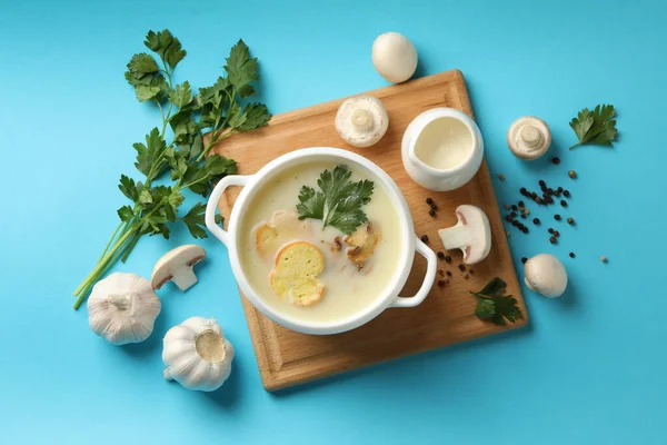 Konsep Makan Siang Lezat Dengan Semangkuk Sup Jamur Latar Belakang — Stok Foto