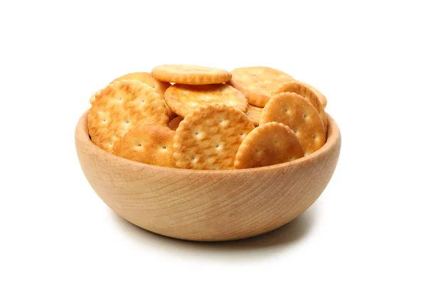 Houten Schaal Met Cracker Koekjes Geïsoleerd Witte Achtergrond — Stockfoto