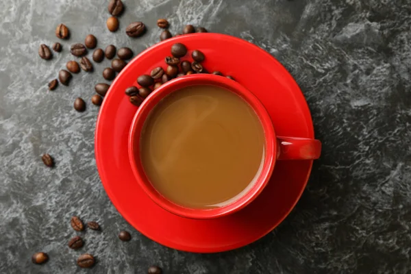 Röd Kopp Kaffe Svart Rökig Bakgrund — Stockfoto