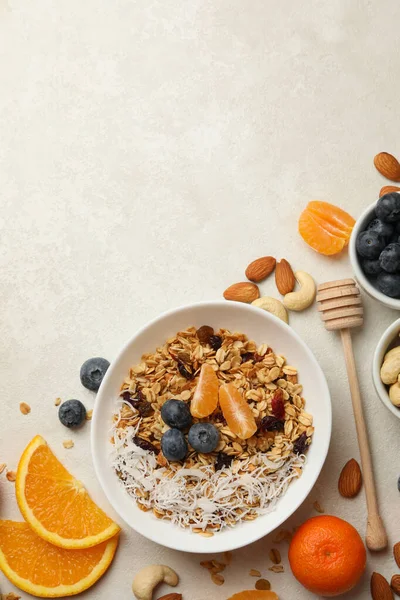 Concetto Gustosa Colazione Con Muesli Sfondo Bianco — Foto Stock