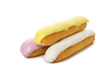 Beyaz arka planda izole edilmiş muhallebi ile nefis ekler.