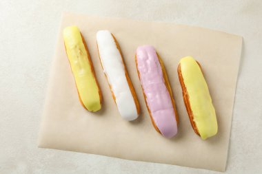 Lezzetli kremalı kâğıt fırını.