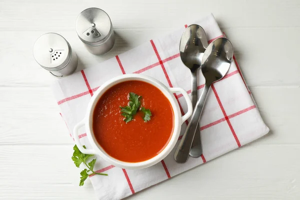 Conceito Jantar Saboroso Com Sopa Tomate Fundo Madeira — Fotografia de Stock