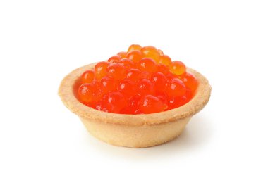 Beyaz arkaplanda kırmızı havyarlı tart