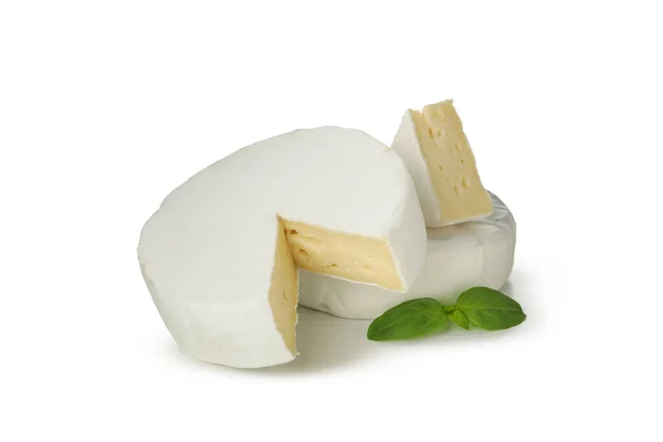 Delicioso Queijo Camembert Isolado Sobre Fundo Branco — Fotografia de Stock