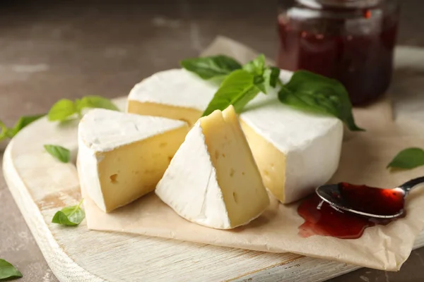 Concept Tasty Eating Camembert Jam Cutting Board — Stock Photo, Image