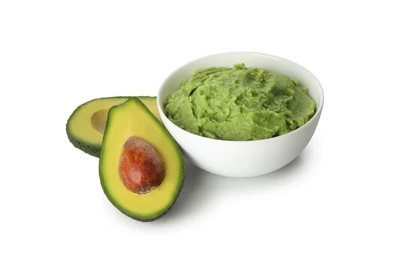 Skål Guacamole Och Avokado Isolerad Vit Bakgrund — Stockfoto