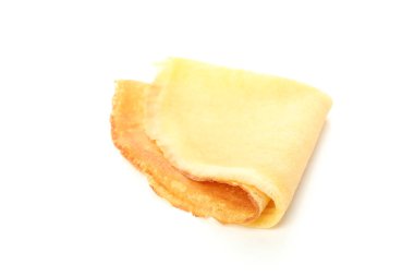 Beyaz arka planda izole edilmiş lezzetli ince krep.