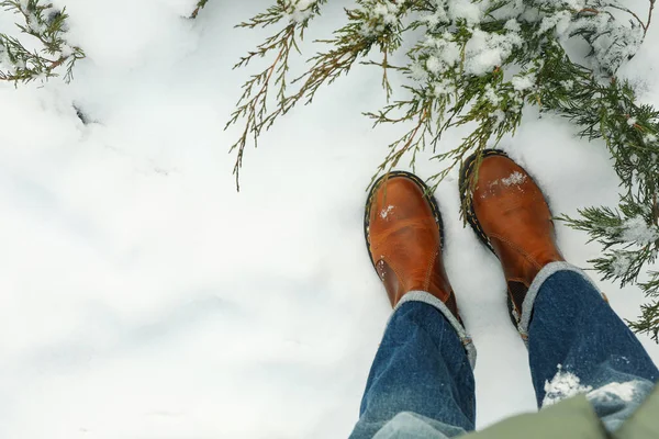Mulher Jeans Botas Livre Inverno — Fotografia de Stock