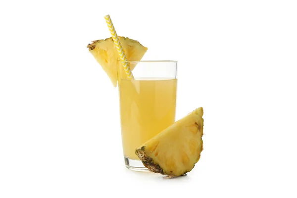 白い背景に隔離されたおいしいパイナップルジュースのガラス — ストック写真