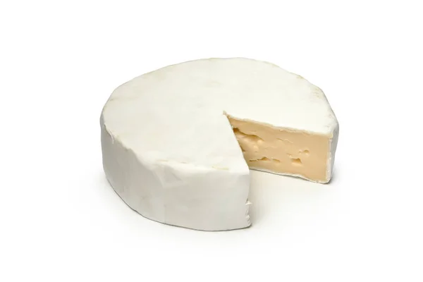 Delicioso Queijo Camembert Isolado Sobre Fundo Branco — Fotografia de Stock