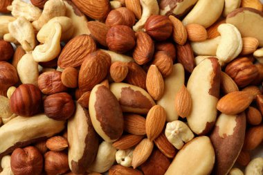 Arka planda farklı fındıklar var, kapat.