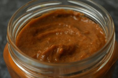 Kabak havyarlı cam kavanoz, kapat.