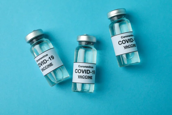 Hætteglas Med Covid Vaccine Blå Baggrund - Stock-foto