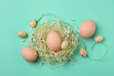 Nane arkaplanındaki Paskalya yumurtaları